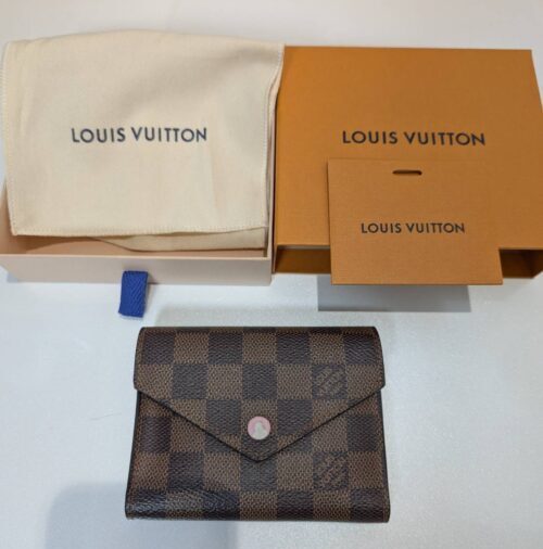 ルイヴィトン ポルトフォイユ ヴィクトリーヌ